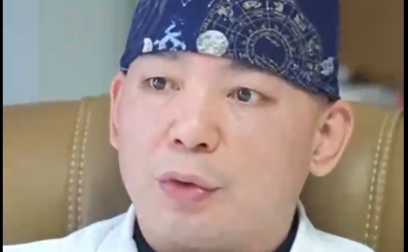 探索動(dòng)態(tài)表情對(duì)人中的潛在影響：余文林醫(yī)生的見(jiàn)解 