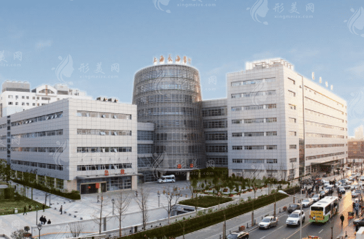 上海長海醫(yī)院隆胸怎么樣？效果及費用價格詳解：實力派專家介紹