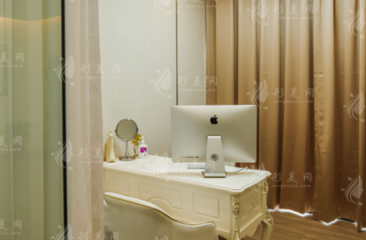 上海愛(ài)尚麗格是正規(guī)醫(yī)院?jiǎn)幔慷艌@園高難度雙眼皮修復(fù)技藝高超起價(jià)4萬(wàn)