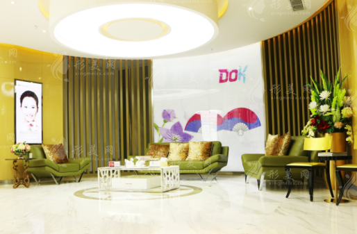 成都銅雀臺醫(yī)學(xué)美容醫(yī)院 成都銅雀臺醫(yī)學(xué)美容醫(yī)院