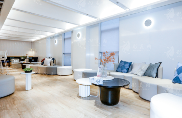 成都新麗美醫(yī)療美容醫(yī)院怎么樣？眼鼻修復(fù)/耳再造/腹壁整形技術(shù)強(qiáng)