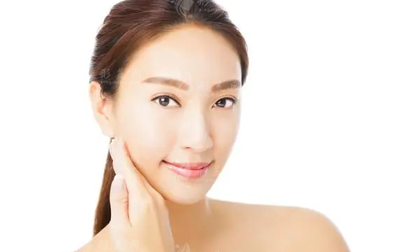 臉部吸脂手術(shù)有什么危害?術(shù)前一定要知道的~