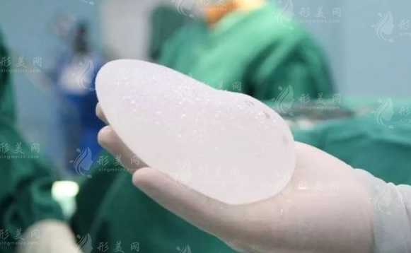 假體隆胸可以放一輩子嗎?有沒有副作用~