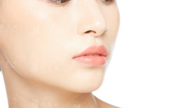 耳軟骨隆鼻尖大概的價(jià)格一般在多少？