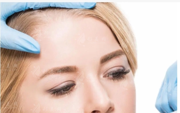 墊額頭多少錢：探討價格因素與選擇