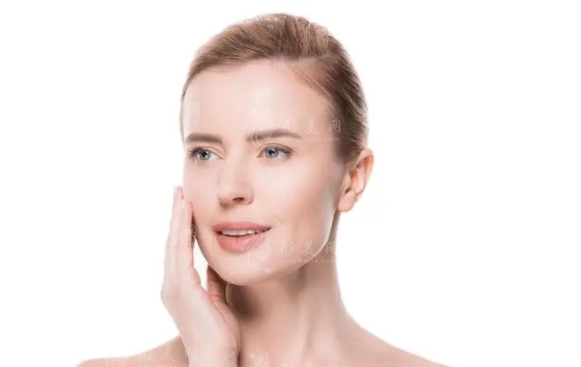 彩光嫩膚：揭示美麗肌膚的秘密及其效果顯現(xiàn)時間