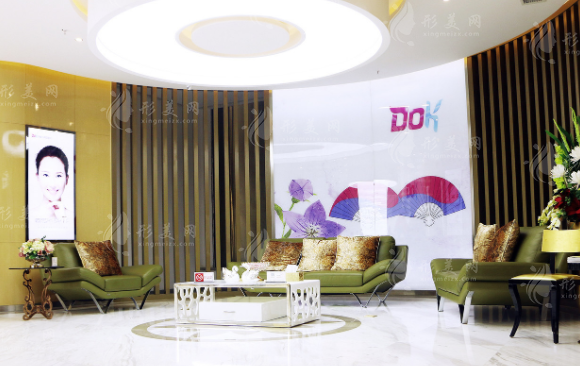 成都銅雀臺(tái)醫(yī)學(xué)美容醫(yī)院 成都銅雀臺(tái)醫(yī)學(xué)美容醫(yī)院