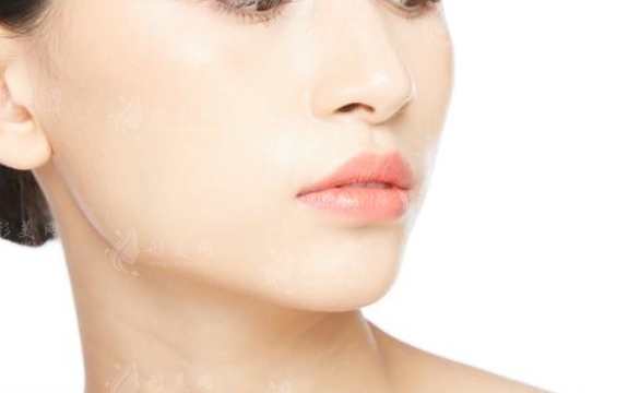 如何避免隆鼻修復(fù)手術(shù)的二次傷害 如何避免隆鼻修復(fù)手術(shù)的二次傷害