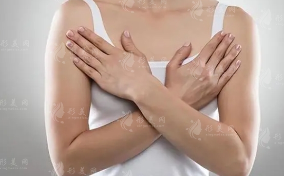 乳房假體移除的副作用探討 乳房假體移除的副作用探討