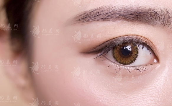 開眼角后吸煙的潛在危害及恢復(fù)建議