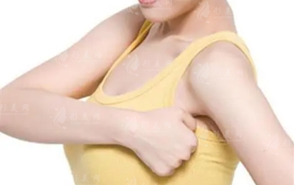 自體脂肪隆胸整形手術(shù)的價格與費用分析