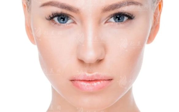 玻尿酸墊下巴多久恢復正常？