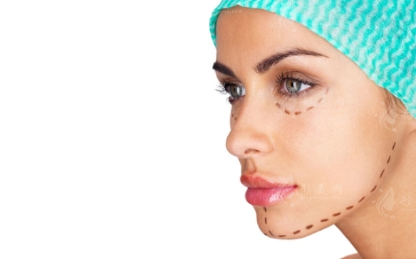 光子嫩膚：肌膚煥新的秘密武器