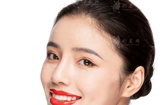 哪些情況需要填充額頭及自體脂肪填充的優(yōu)勢(shì)