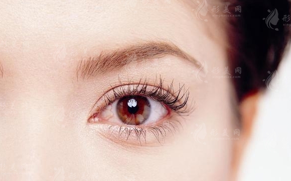 開眼角疼嗎？如何避免開眼角的危害？