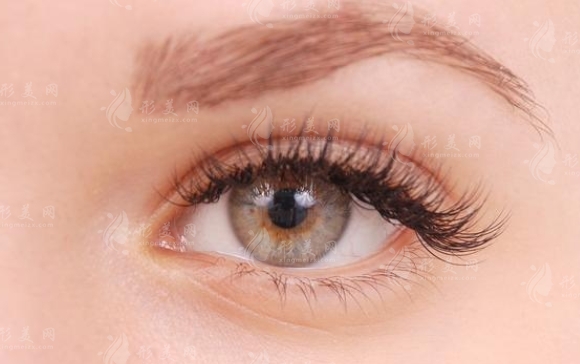 開后眼角后會(huì)留疤嗎？開眼角手術(shù)復(fù)雜嗎？