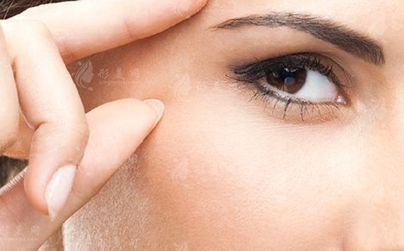如何避免眼袋復(fù)發(fā)及眼袋復(fù)發(fā)的常見(jiàn)原因