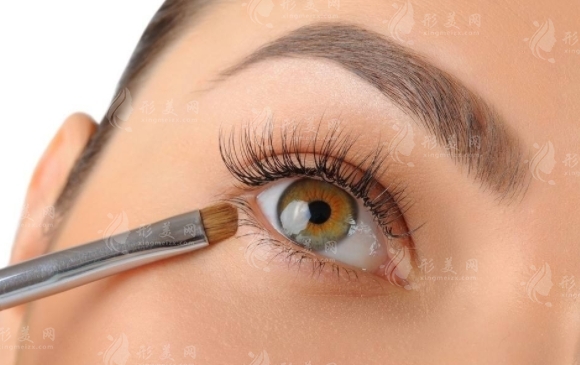 上瞼下垂術(shù)后為何會出現(xiàn)閉合不全