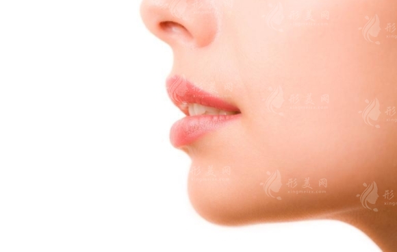 下巴松弛下垂怎么辦？常見(jiàn)解決方案一覽