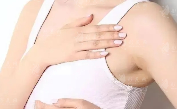 假體硅膠隆胸的安全性及潛在風(fēng)險(xiǎn)