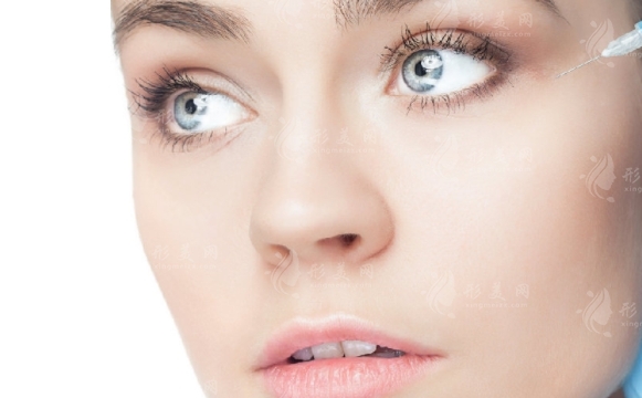 耳軟骨隆鼻：全麻還是局麻？手術(shù)有后遺癥嗎？