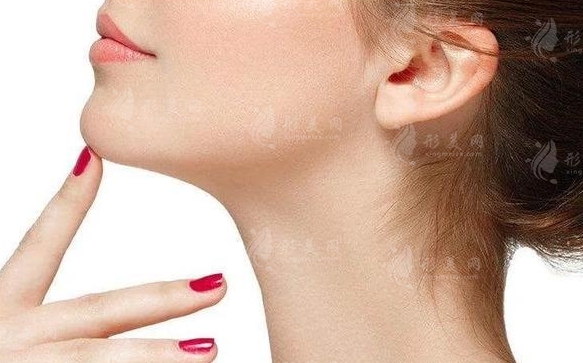 下巴歪了的影響及矯正方法