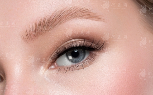 眉毛種植后能維持幾年？有風(fēng)險(xiǎn)嗎？