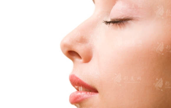 隆鼻術(shù)后恢復(fù)期：了解那些常見的身體反應(yīng)
