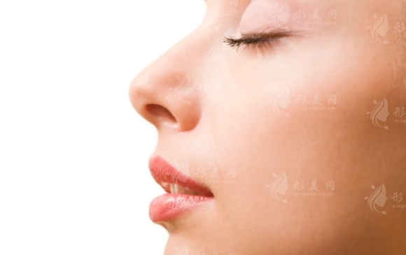 假體隆鼻恢復(fù)時間及恢復(fù)方法