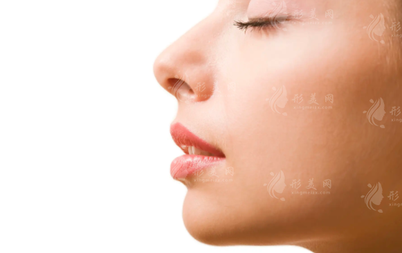 低鼻縮鼻頭手術：追求小巧精致，需警惕后遺癥