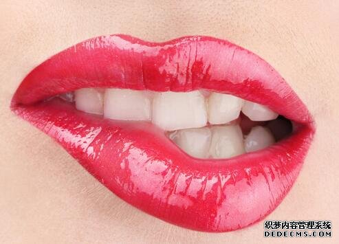 厚唇修薄術(shù)后恢復(fù)的時間快嗎