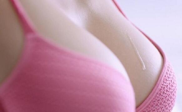 自體脂肪隆胸的風(fēng)險主要體現(xiàn)在哪