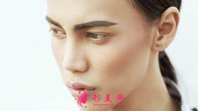 北京葉子整形美容醫(yī)院專家：教你如何正確的進行眼部護理？