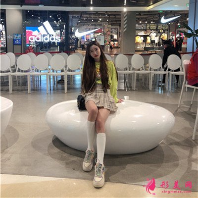 成都水動(dòng)力吸脂瘦大腿術(shù)后效果對(duì)比