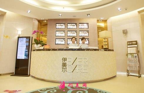 濟(jì)南哪里割雙眼皮好？當(dāng)?shù)乜诒吲琶壳暗奈寮宜搅⑼扑]！